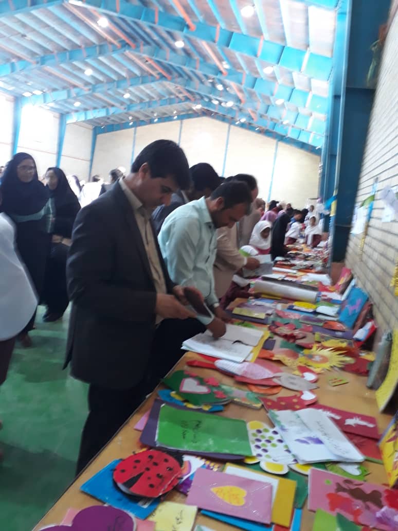 نمایشگاه کتاب و جشنواره غذا توسط مدرسه حضرت سکینه در بخش جغین سالن شهدا جغین